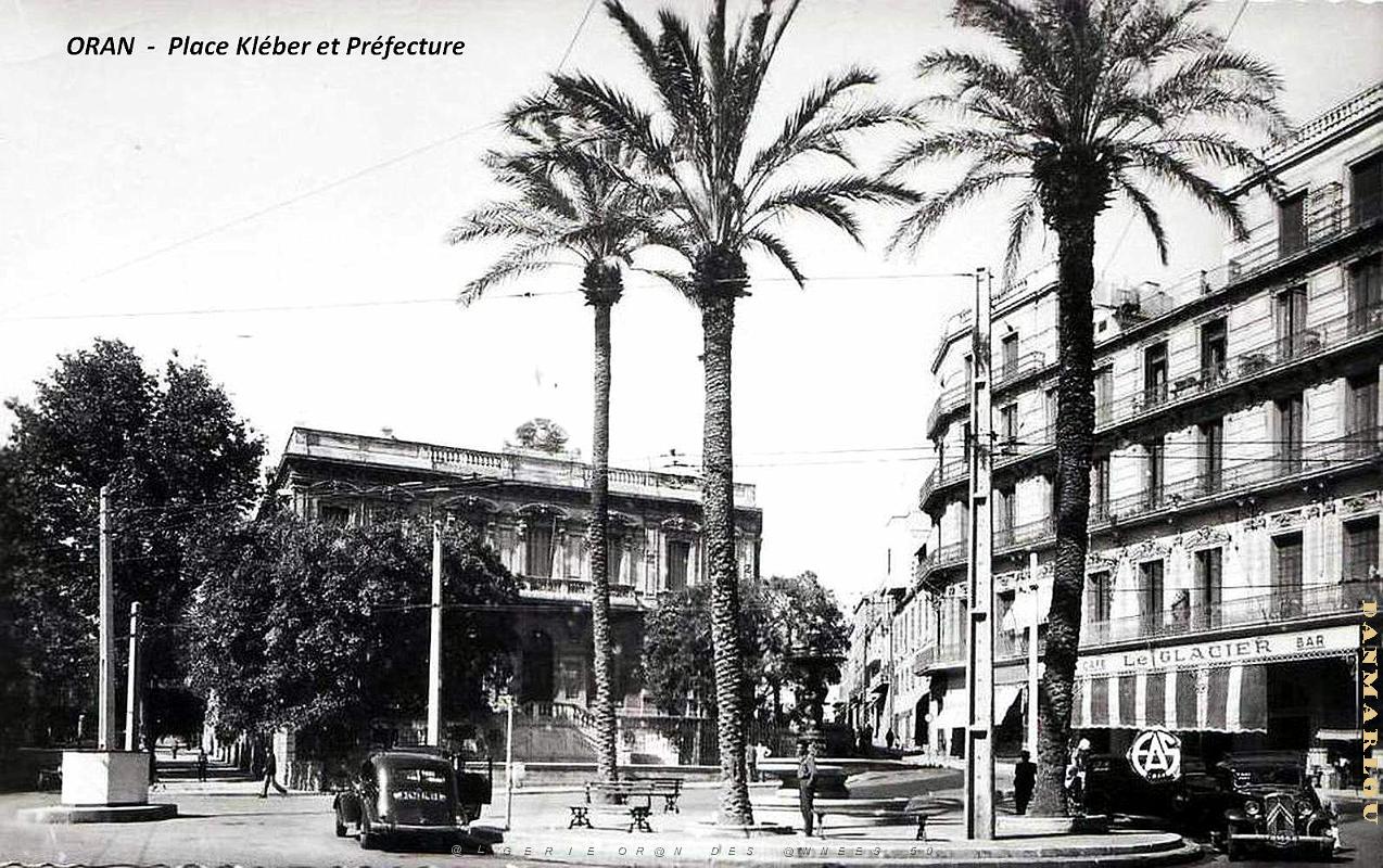 Oran - Place Kleber et Prefecture.jpg